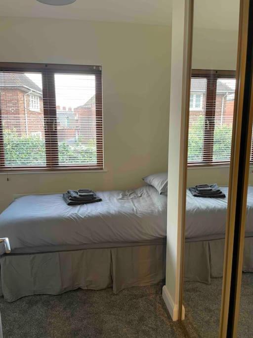Close To Belfast City Centre.Modern Opened Planned Экстерьер фото